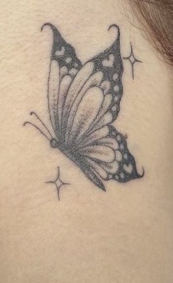 Butterfly Template Aesthetic, Early 2000s Aesthetic Tattoo, Butterfly Tattoo 2000s, Creative Simple Tattoos, Butterfly With Hearts Tattoo, Early 2000s Tattoo Ideas, 2000s Butterfly Tattoo, Side Profile Butterfly Tattoo, Early 2000s Tattoos