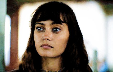 Ella Purnell Gif, Ella Purnell, Revenge Of The Fallen, Dusk Till Dawn, Windy City, Character Aesthetic, Face Claims, The Dead, Main Characters