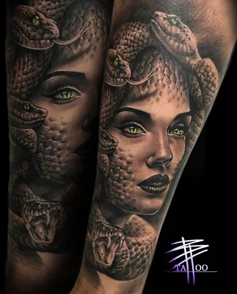 Badass Tattoo Ideas, Greek God Tattoo, Zeus Tattoo, Medusa Tattoo Design, Greek Mythology Tattoos, God Tattoos, Theme Tattoo, Pieces Tattoo, Mythology Tattoos