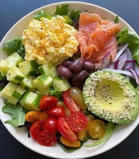 Recipes Bowls, Healthy Food Dishes, Healthy Food Motivation, Egg Salad, Hard Boiled, Hard Boiled Eggs, Easy Salads, Keto Meal Plan, Smoked Salmon