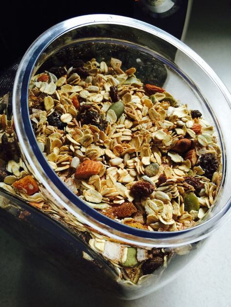 Muesli Recipe Breakfast, Muesli Recipe, Homemade Muesli, Healthy Kitchen, Food Test, Homemade Granola, Toast Recipes, Best Breakfast, Mediterranean Recipes