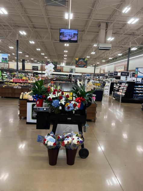 Tom Thump grocery store Forney Forney Texas, Watermelon Bowl, Cut Watermelon, Grocery Store, Cool Places To Visit, Texas, Table Decorations, 10 Things