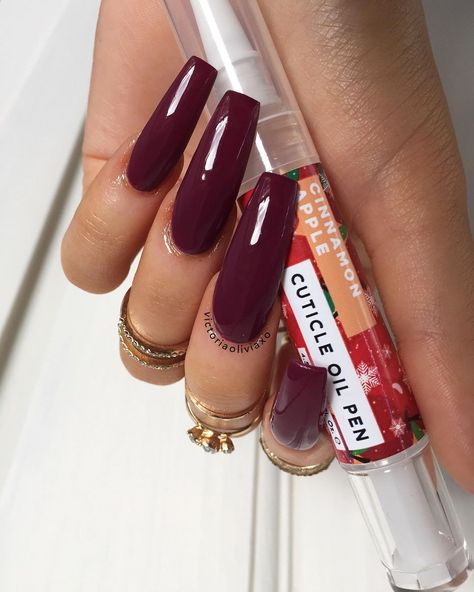 3,883 Likes, 7 Comments - Victoria (@victoriaoliviaxo) on Instagram: “🍷🥀 Plane and Simple from @kiaraskynails Get 10% discount with code VICTORIAOLIVIA10 🍎🍂 Cuticle oil…” Nail Dipping Powder Colors, Kiara Sky Gel Polish, Cuticle Oil Pen, Sky Nails, Nail Colors Winter, Fall Acrylic Nails, Long Lasting Nails, Nail Envy, Vacation Nails