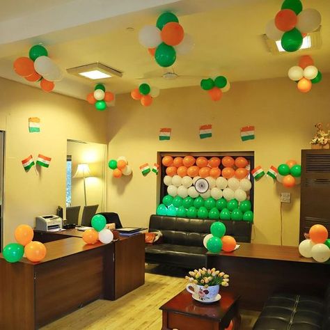 Independence Day Home Decor, Independence Day Office Decoration India, Republic Day Celebration Ideas, Republic Day Decoration Ideas For Office, Independence Day Decoration In Office, Republic Day Decor, Decoration For Republic Day, Office Balloon Decoration, Office Anniversary Decoration Ideas