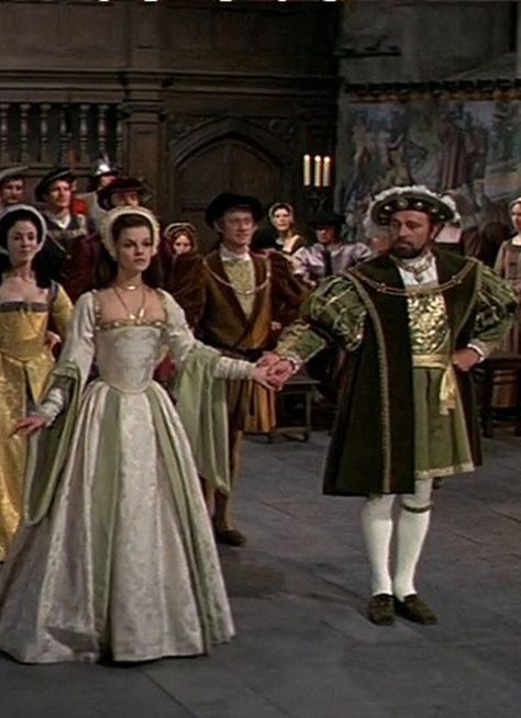 Tudor - Anne of the Thousand Days - Geneviève Bujold as Anna Boleyn and Richard Burton as Heinrich VIII: Anne Of A Thousand Days Costumes, Henry Viii Costume, Anne Of A Thousand Days, Tudor Aesthetic, Anne Of The Thousand Days, Anne Boylen, Tudor Clothing, Anna Boleyn, Tudor Gown