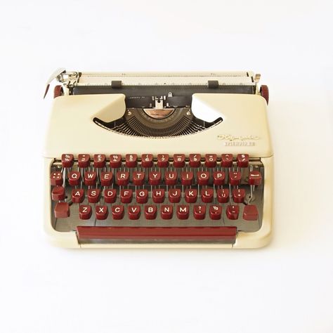 Red Keyboard, Mechanical Clock, Portable Typewriter, Light Touch, Vintage Typewriters, Spring Sale, Quartz Clock, Carrying Case, Typewriter