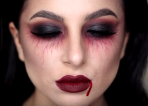 Vein Makeup Halloween, Vein Eye Makeup, Eye Veins Makeup, Vein Makeup, Veins Makeup, Under Eye Makeup, Costume Makeup, Makeup Designs, Hallows Eve