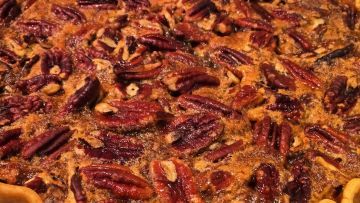 Dear Abby's Famous Pecan Pie Recipe - Food.com Sweet Potato Pecan Pie, Dear Abby, Pecan Pie Crust, Southern Pecan Pie, Sweet Potato Pecan, Famous Recipe, Pecan Pie Recipe, Potato Pie, Sweet Potato Pie