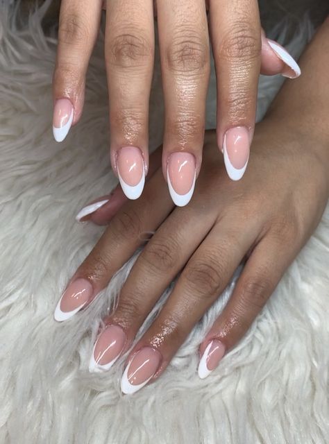 Shorts Almond Nails, Almond French Tip Nails Short, Short Almond French Tip Nails, Almond French Tips, Short Almond Nails, Sns Nails, Short Almond, Paws And Claws, French Tips