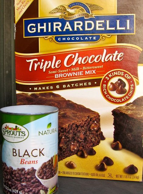 Ghirardelli Brownie Mix & Black Beans I've tried this one and it rocks! Ghirardelli Brownie Mix, Decadent Brownies, Making Brownies, Ultimate Chocolate Cake, Chocolate Chip Brownies, Bean Brownies, Dark Chocolate Brownies, Chewy Brownies, Ghirardelli Chocolate