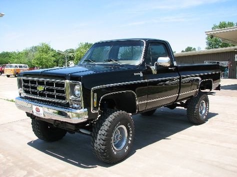 Old Chevy. The only Chevy I'd want to own! Lifted C10 Chevy Truck, 73 Chevy Truck, 1979 Chevy Silverado, 70s Gmc Truck, Old Four Door Trucks, 78 Chevy Truck, 1978 Square Body Chevy, Old Black Chevy Truck, 1979 Chevy C10