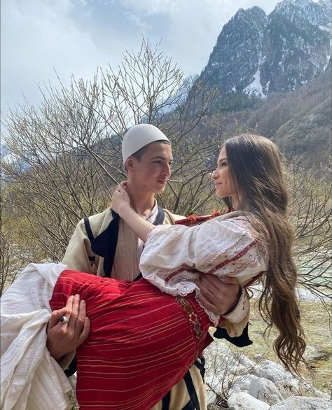 Albanian Wedding, Albanian Eagle, Albanian Clothing, Madison Beer Outfits, Baby Milestones Pictures, Albanian Culture, Finn Stranger Things, Cute Family, Fashion Mistakes