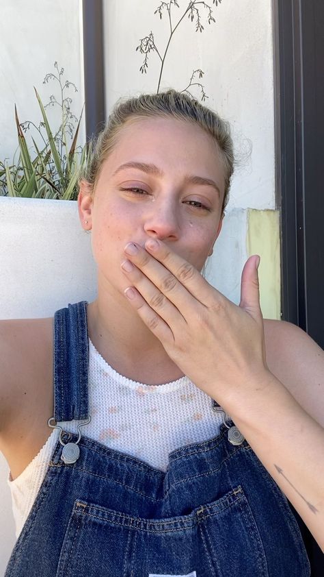 Lili Reinhart And Cole Sprouse Videos, Lil Reinhart, Lily Reinhart, Jennifer Aniston Videos, Victoria James, Betty Cooper Riverdale, Lili Reinhart And Cole Sprouse, Deni Denials, Hospital Admit Hand Pics