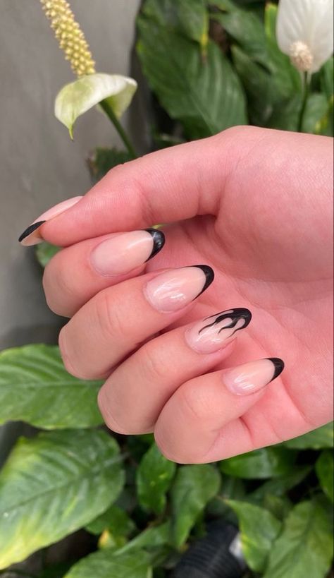 Fire nails black art idea simple Flame French Tip Nails Almond, Black French Almond Nails Designs, Mail Designs Oval, Flame Nails Almond Shape, Mail Inspo Short Almond, French Tip Nails With Flames, Flame Nails Acrylic Almond, Black Flame Nails Short, French Flame Nails