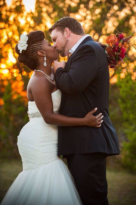 Absolutely gorgeous couple! Racial Couples, Biracial Couples, Black Woman White Man, Interracial Wedding, Chic Vintage Brides, Interracial Marriage, Funny Wedding Photos, We Love Each Other, Interracial Relationships