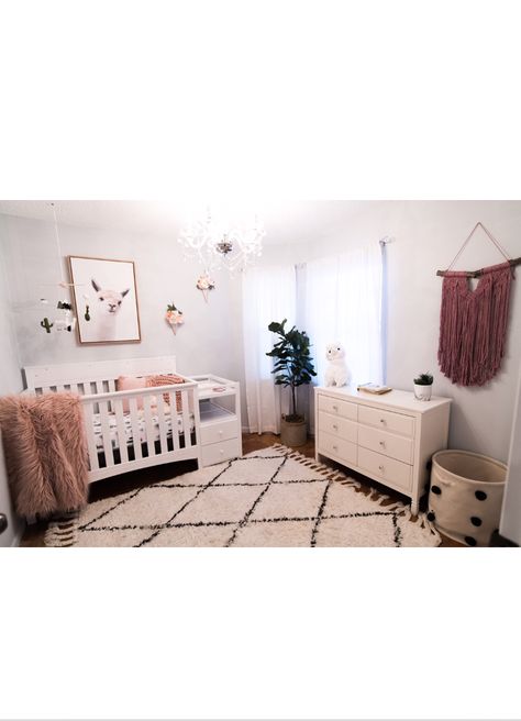 Baby Nurseys, Llama Bedroom Ideas, Baby Girl Desert Nursery, Lama Nursery, Alpaca Nursery Theme, Llama Nursery Gender Neutral, Neutral Nursery Colors, Llama Nursery, Girl Nursery Themes