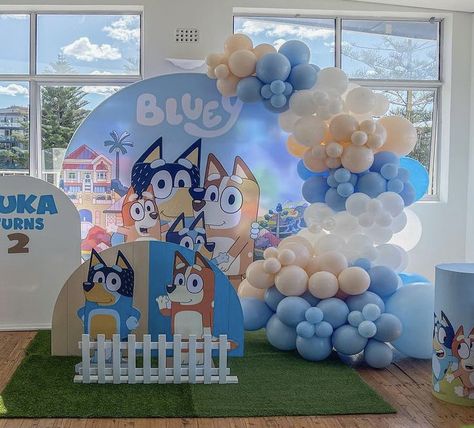 Bluey Birthday Photo Booth, Bluey Birthday Party Backdrop, Bluey Birthday Party Neutral, Bluey Party Backdrop, Bluey Balloon Decoration, Bluey Balloon Garland, Blue And Bingo Birthday Party, Bluey Backdrop For Boy, Bluey Decorations Party Birthday Ideas