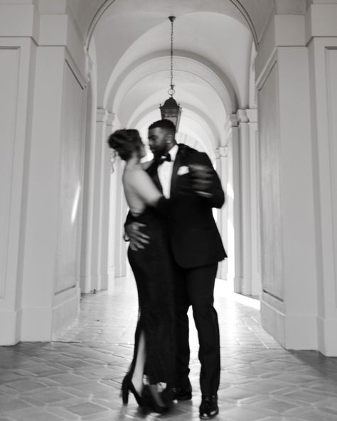 take me back to old hollywood 🎞️ Old Hollywood Couple Aesthetic, Old Hollywood Wedding Photos, Old Hollywood Engagement Photoshoot, Old Hollywood Photoshoot, Old Hollywood Engagement Photos, Hollywood Photoshoot, Noir Wedding, Old Hollywood Wedding, Hollywood Couples