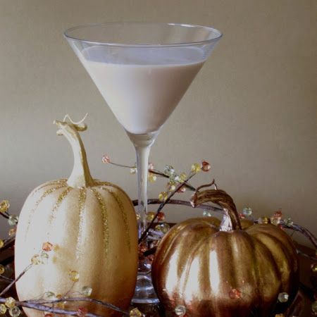 A #Martini with #Pumpkin and Kaloua?  Yes. Please! Cheesecake Martini, Martini Ingredients, Frozen Drink, Pumpkin Pie Cheesecake, Measuring Ingredients, Shake N Bake, Winter Treats, Happy Hour Cocktails, Martini Recipes