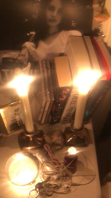 Lana Del Rey's House, Room Inspo Lana Del Rey, Lana Del Rey Shrine, Twilight Room Aesthetic, Lana Del Rey Room Aesthetic, Lana Del Rey Room, Lana Shrine, Room Candles, Coquette Lana Del Rey