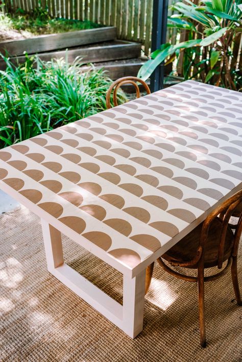 How To Stencil Paint An Outdoor Table