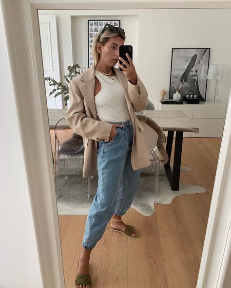 home selfie ✔️ Home Selfie, Aylin Koenig, Back View, Autumn Winter Fashion, Duster Coat, Winter Fashion, Fashion Inspo, Normcore, Fall Winter