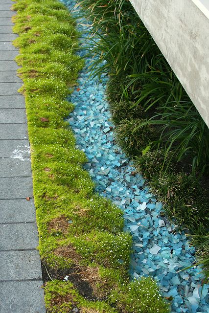 layering in shady bed Creek Landscaping, Backyard Landscape, Garden Whimsy, Dry Creek, Have Inspiration, Garden Edging, The Grass, Shade Garden, Garden Paths