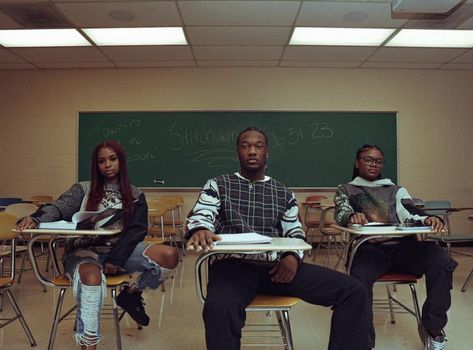 Photoshoot In Classroom, Classroom Photoshoot Aesthetic, Classroom Photoshoot Ideas, Locker Photoshoot, Classroom Editorial, School Photography Ideas, High School Photoshoot, Classroom Photoshoot, School Photoshoot Ideas