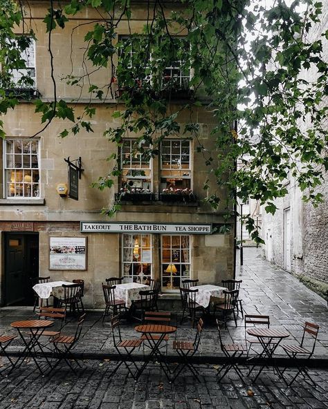 Bath Buns, England Aesthetic, Bath Somerset, Somerset England, British Summer, Urban Spaces, British Isles, Tea Shop, Jane Austen