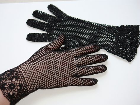 Ravelry: Crochet lace gloves by Rayon Crochet Lace Gloves Pattern, Crochet Lace Gloves, Black Lace Gloves, Gloves Lace, Crochet Wrist Warmers, Crochet Gloves Pattern, Vintage Crochet Patterns, Gloves Pattern, Vintage Gloves