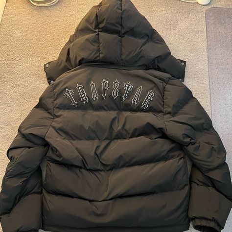 Trapstar Black Puffer Jacket Size M Black Trapstar Jacket, Trapstar Jacket Outfit, Trapstar Jacket Women, Trapstar Aesthetic, Puffer Jacket Aesthetic, Trapstar Logo, Trapstar Coat, Trapstar Puffer Jacket, Coats Puffer