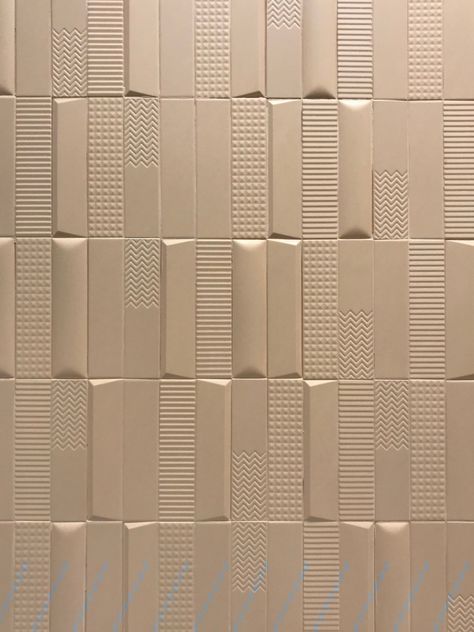 Tile trends for 2019 from Cersaie Boundary Wall Ideas, Boundary Wall Designs, Stone Floor Texture, Stone Tile Texture, Boundary Wall Design, Wall Cladding Tiles, Modern Tile Designs, Resort Interior Design, Compound Wall Design