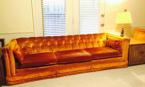 Beautiful Vintage tuffed orange velvet couch a original by lee harvey for MADDOX – Haute Juice Orange Velvet Couch, Vintage Velvet Sofa, Gothic Home Decor Ideas, Couch Material, Orange Couch, Antique Coffee Tables, Vintage Couch, Glam Furniture, Couch Upholstery