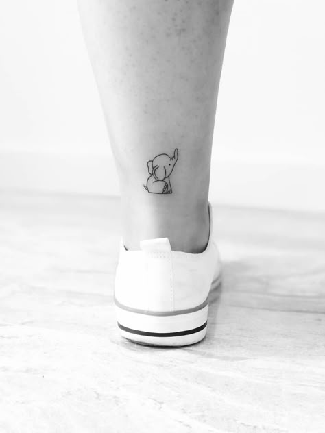 Maching Tattoos, Cute Simple Tattoos, Hand Tattoos For Girls, Geniale Tattoos, Cute Tiny Tattoos, Elephant Tattoo, Cool Small Tattoos, Cute Tattoos For Women, Elephant Tattoos