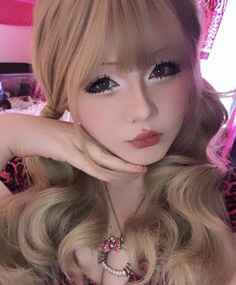 Onee Gyaru Makeup, Casual Gyaru Makeup, Tsuyome Makeup, Gyaru Face Claim, Gyrua Girl Makeup, Himekaji Gyaru Makeup, Agejo Makeup, Light Gyaru Makeup, Gyura Makeup