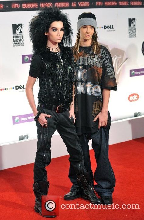 Tom Kaulitz And Bill Kaulitz, Scene Kid Hair, Mens Festival Fashion, Kim Kardashian Family, 16th Birthday Outfit, Jason Isaacs, Whole Universe, Georg Listing, Skater Aesthetic