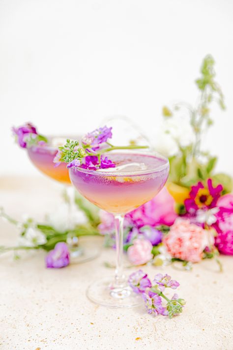 An Empress Gin Two-Toned Mango Cocktail – Beijos Events Empress Gin Spritz, Colorful Mocktail Recipe, Easy Pretty Cocktails, Mother’s Day Themed Cocktails, Aesthetic Cocktails Recipes, Pretty Cocktails Aesthetic, Summer Cocktails Aesthetic, Creative Cocktail Recipes, Artsy Cocktails