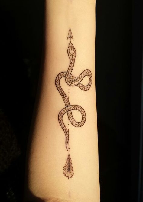 Snake With Arrow Tattoo, Arrow Tattoo Aesthetic, Snake And Arrow Tattoo, Snake Tattoo Drawing, Tattoos On Ankle, Feather Tattoo For Men, Infinity Arrow Tattoo, Meaning Of Arrow Tattoo, Traditional Snake Tattoo