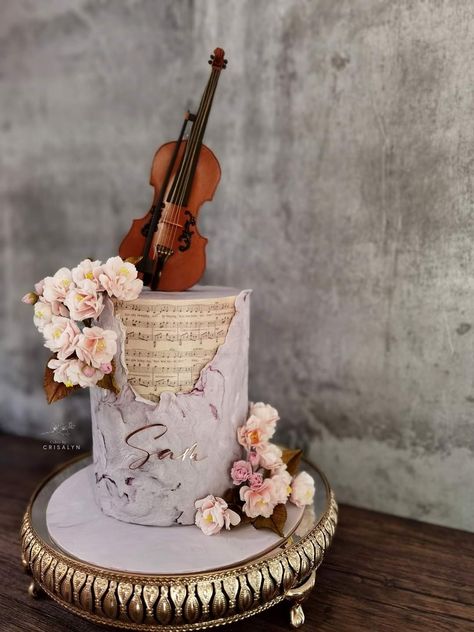 Cello Cake Ideas, Violin Birthday Cake, Violin Cake Ideas, Birthday Cake Music Theme, Musician Cake, Music Cake Ideas, Violin Cake, Bolo Musical, Edible Print Cake