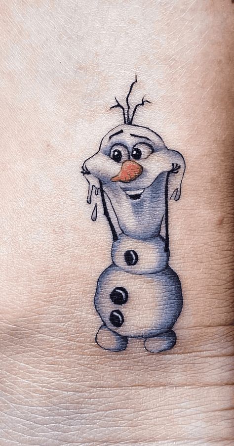 Small Olaf Tattoo, Frozen Tattoo Small, Frozen 2 Tattoo Ideas, Olaf Tattoo Ideas, Frozen Tattoo Disney, Frozen Tattoo Ideas, Elsa Tattoo, Olaf Tattoo, Frozen Tattoo