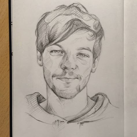 Anaïs🌻 on Instagram: “Birthday boy 🎂✨ @louist91 ~ ~ ~ #louistomlinson #sketchdaily #dailysketch #quicksketch #artshare #supportart #louis #walls” Drawing Celebrities, 1d Drawings, Harry Styles Dibujo, Face Sketching, Celebrity Drawing, One Direction Drawings, One Direction Art, Harry Styles Drawing, Perspective Drawing Architecture