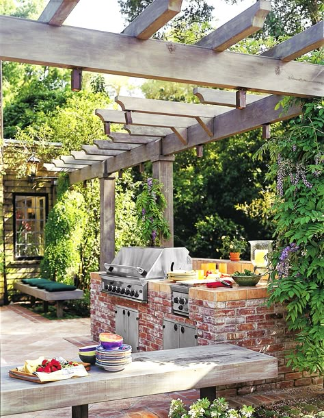 Read This Before You Put In an Outdoor Kitchen - This Old House Outdoor Kitchen Countertops, Grill Island, Outdoor Kitchen Bars, Outdoor Kitchen Appliances, Bbq Island, Built In Bbq, Outdoor Kitchen Design Layout, Kitchen Designs Layout, Diy Outdoor Kitchen