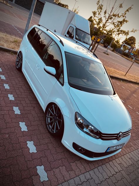 Touran Vw, Volkswagen Touran, Car Door, Volkswagen, Bmw Car, Bmw, Vehicles