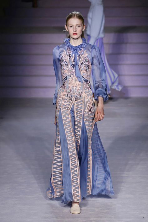 Temperley London Ready To Wear Fall Winter 2017 London – NOWFASHION Temperley London, Ready To Wear Collection, Fall 2017, Large Fashion, Fashion Show, Ready To Wear, Fall Winter, London, How To Wear