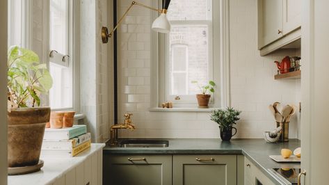 53 small kitchen ideas from the House & Garden archive Small Unfitted Kitchen Ideas, Low Light Kitchen, Kitchen Low Ceiling, Small Square Kitchen Ideas, Furniture In Kitchen, Small Kitchen Corner, Very Small Kitchen, Small Kitchen Inspiration, Small Space Inspiration