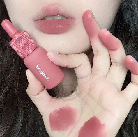 #korenmakeup #makeup #tint Lip Tint Aesthetic, Tint Aesthetic, Pink Lipstick Makeup, Korean Lip Tint, Korean Lips, Makeup Korean, Fashion Figure Drawing, Fashion Figures, Pink Lipstick