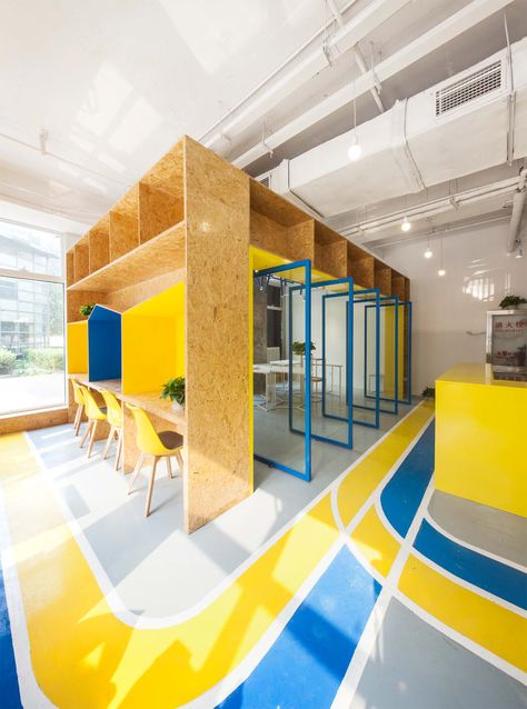 Coworking Space Design, Startup Office, Colorful Interior Design, School Interior, Office Space Design, Corporate Interiors, Space Interiors, Open Office, Cool Office