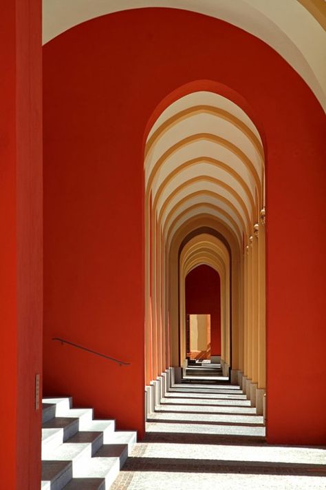 Foto Scale, Rome Architecture, Canvas Gallery Wall, Red Images, Red Walls, White And Red, Art And Architecture, Architecture Photography, Architecture Details