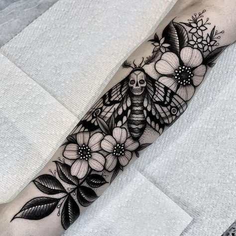 Moth With Flowers Tattoo, Moth Tattoo Design, Forearm Flower Tattoo, Tattoo Thoughts, Skull Moth, Small Forearm Tattoos, Moth Tattoo, Forearm Tattoo Women, Flowers Tattoo