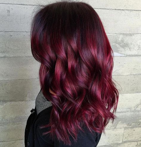 Dark Red Ringlets #redhaircolor Dark Teal Hair, Burgundy Balayage, Dark Red Hair Color, Maroon Hair, Hair Color Burgundy, Dark Red Hair, Bright Red Hair, Ombré Hair, Hair Color Purple